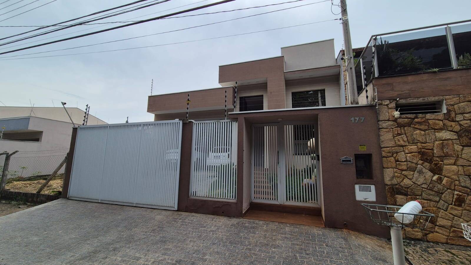#2357 - Casa para Venda em Valinhos - SP