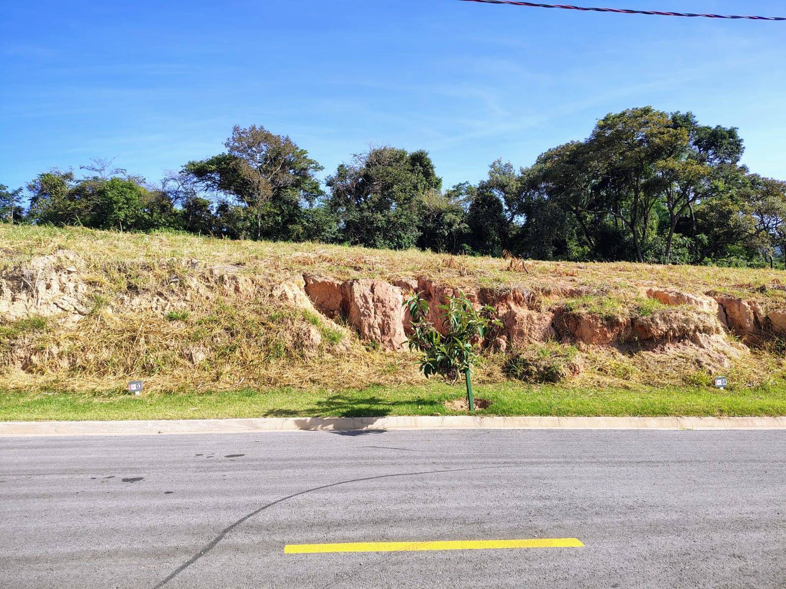 #2440 - Terreno para Venda em Louveira - SP