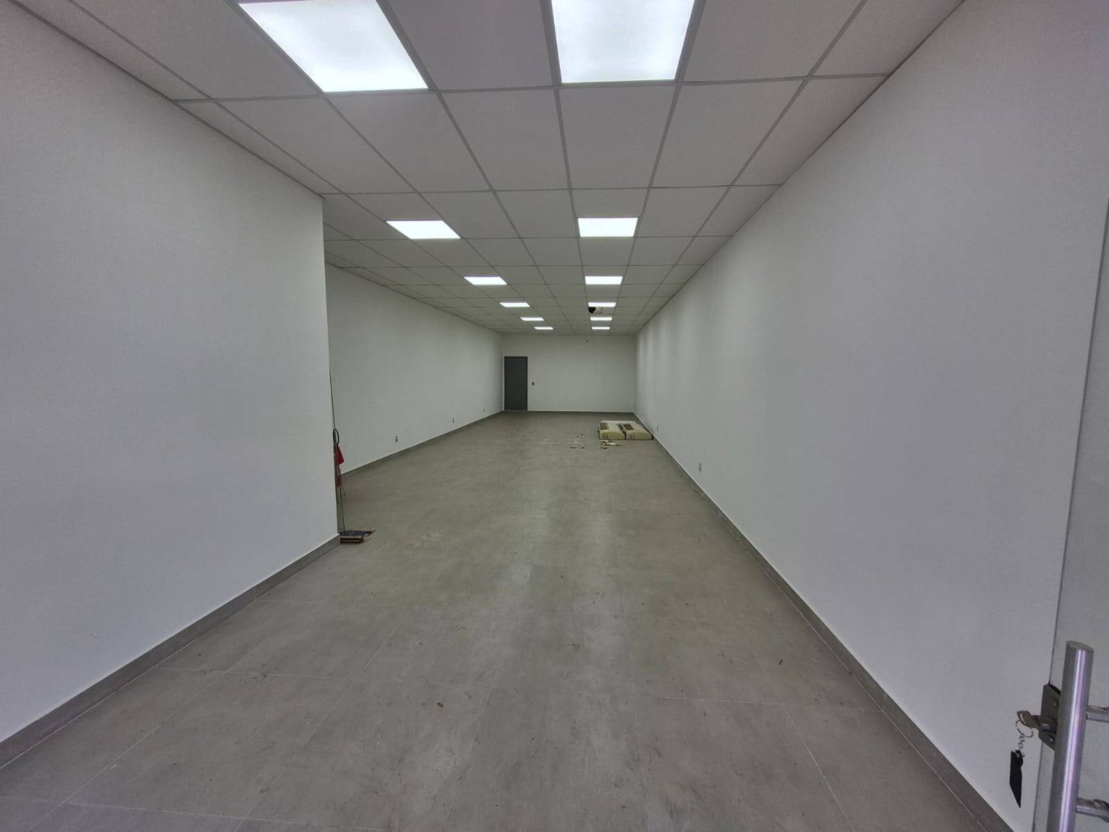 #2226 - Salão Comercial para Locação em Louveira - SP