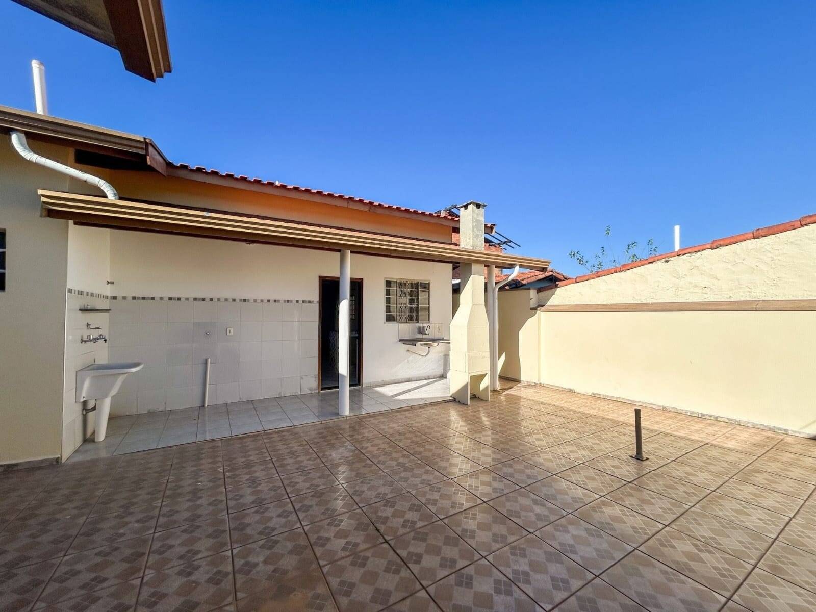 #2566 - Casa para Venda em Valinhos - SP