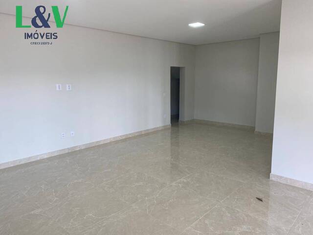 #2023 - Casa em condomínio para Venda em Louveira - SP