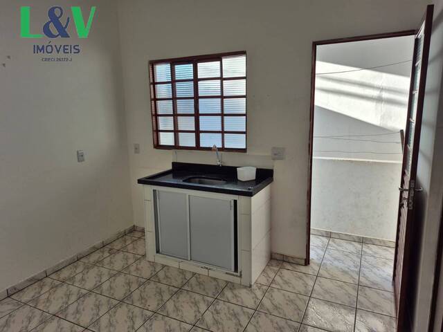 #2556 - Casa para Locação em Louveira - SP - 2