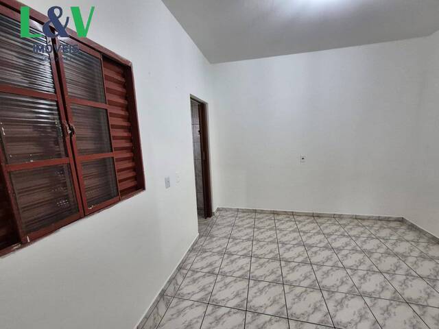 #2556 - Casa para Locação em Louveira - SP - 2