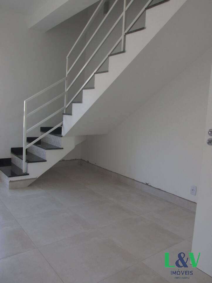 Casa de Condomínio para alugar com 2 quartos, 80m² - Foto 4