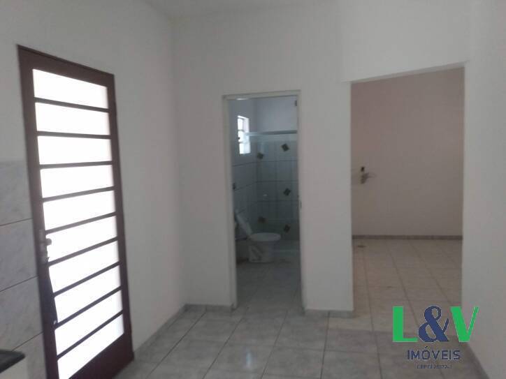 Casa para alugar com 1 quarto, 70m² - Foto 4