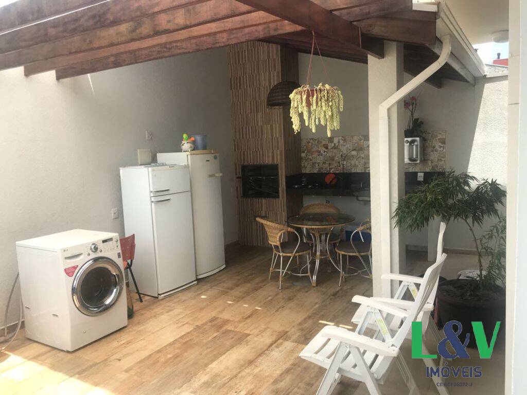 Casa à venda com 4 quartos, 230m² - Foto 18