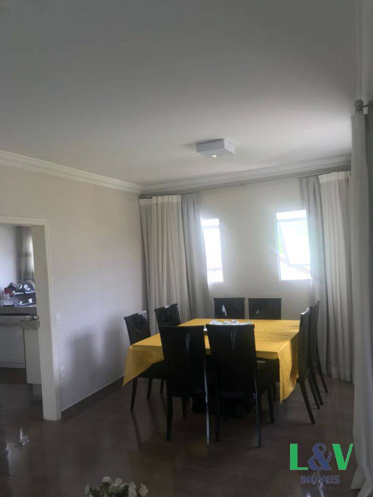 Casa à venda com 4 quartos, 230m² - Foto 5