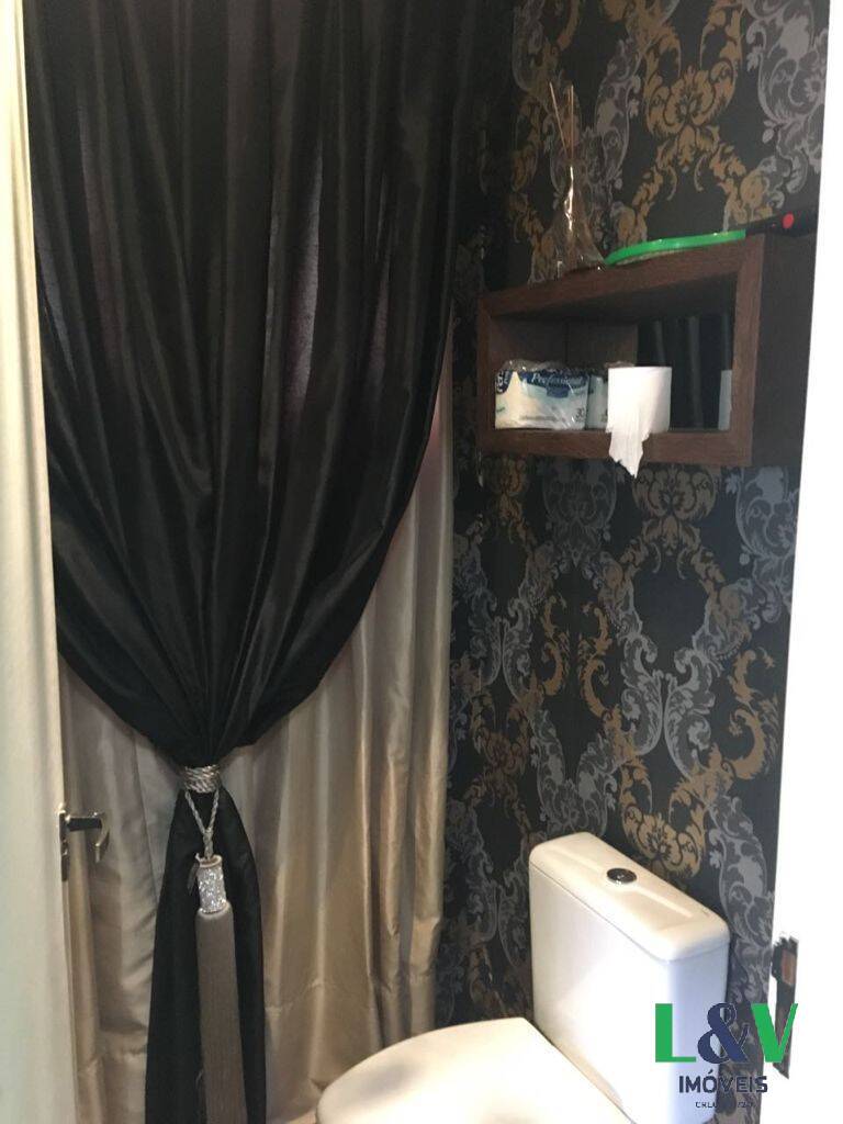 Casa à venda com 4 quartos, 230m² - Foto 15