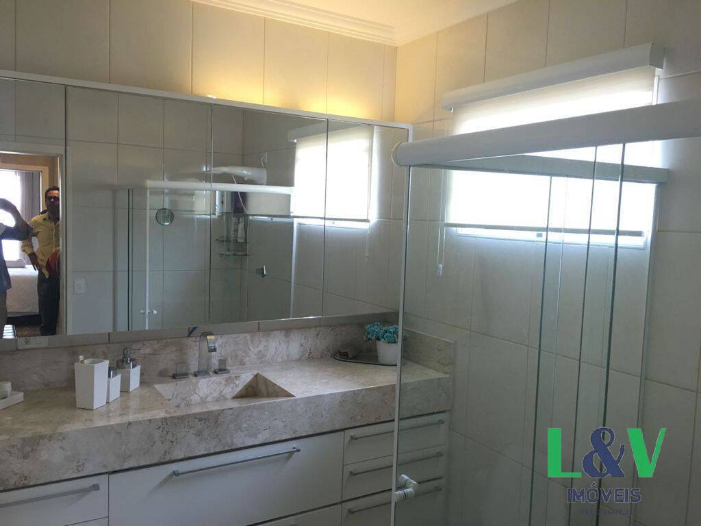 Casa à venda com 4 quartos, 230m² - Foto 16