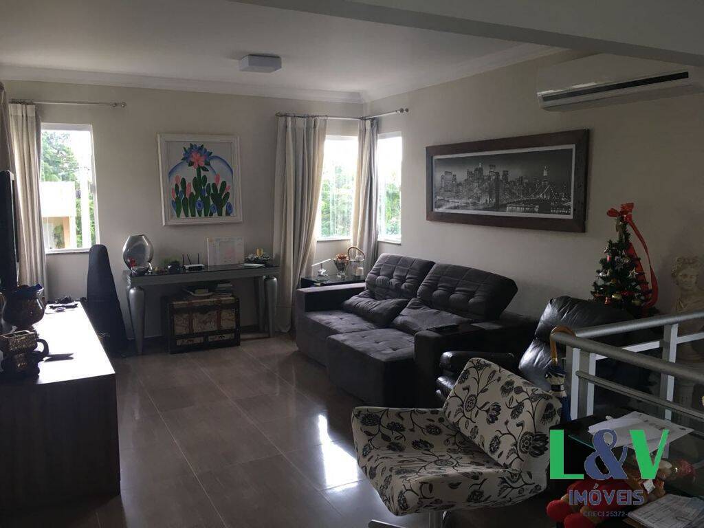 Casa à venda com 4 quartos, 230m² - Foto 4