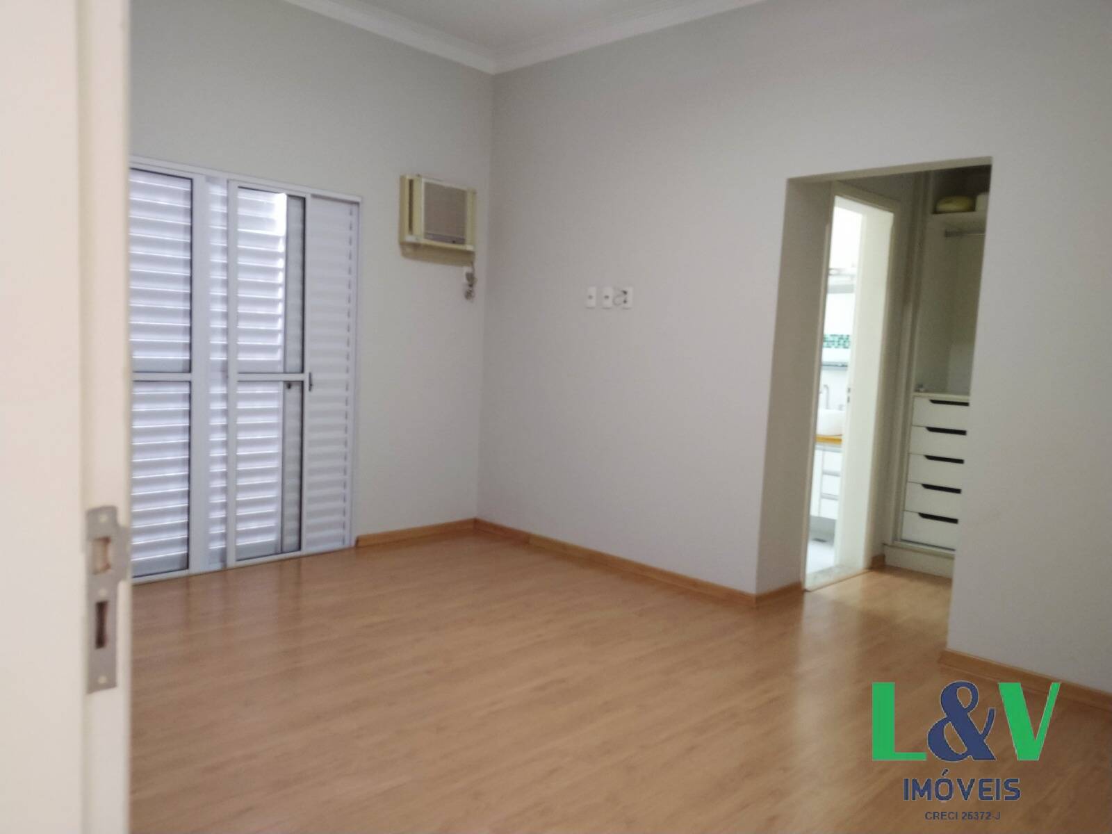 Casa de Condomínio à venda e aluguel com 3 quartos, 300m² - Foto 8