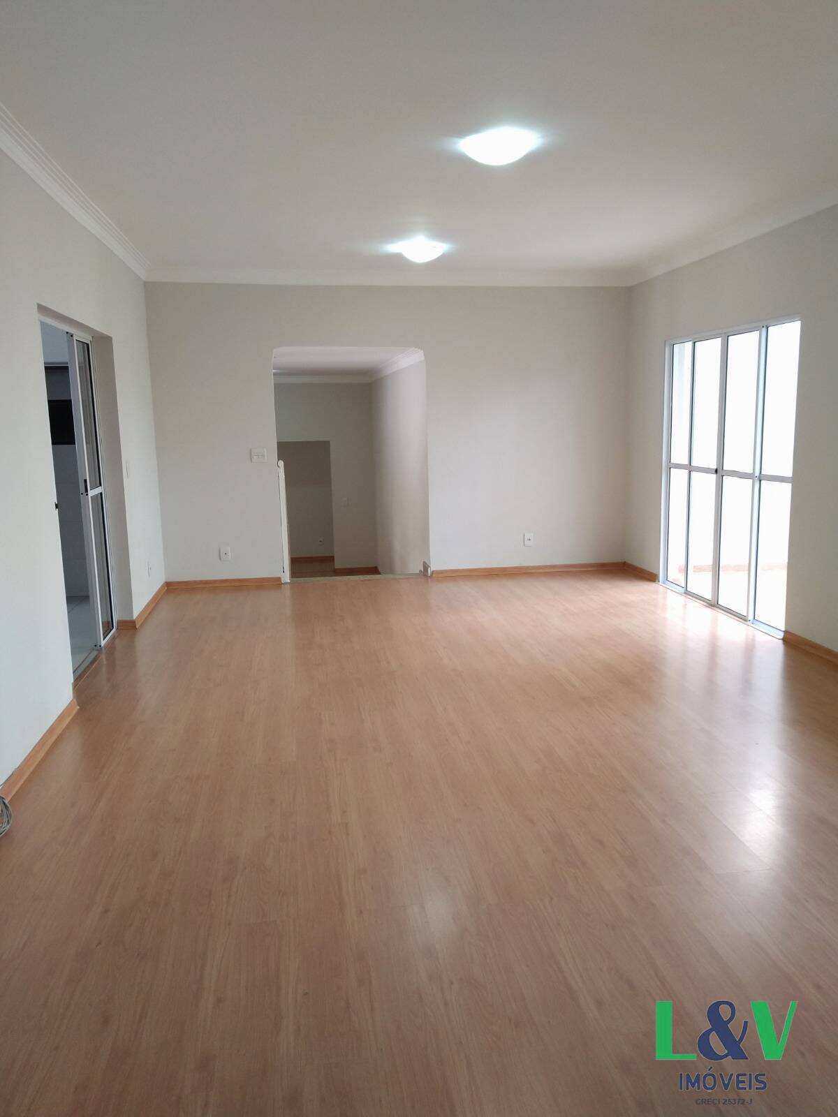 Casa de Condomínio à venda e aluguel com 3 quartos, 300m² - Foto 3