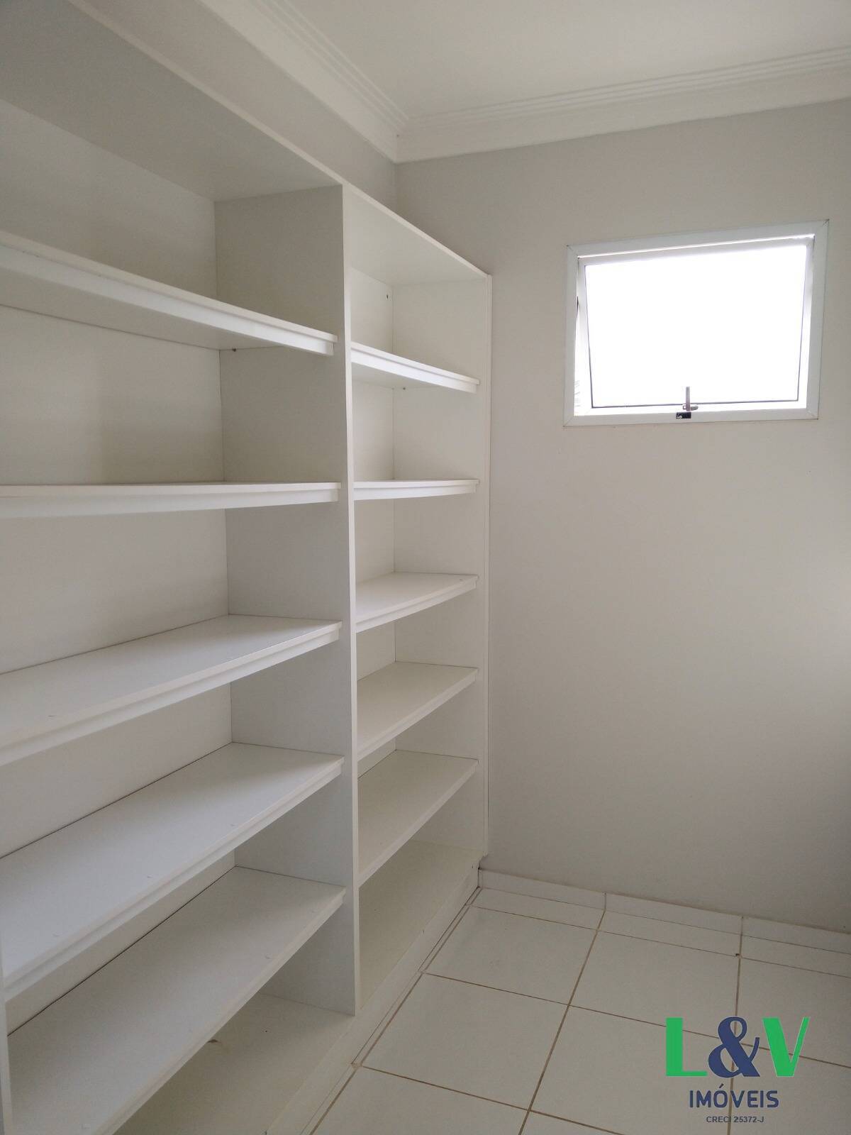 Casa de Condomínio à venda e aluguel com 3 quartos, 300m² - Foto 31