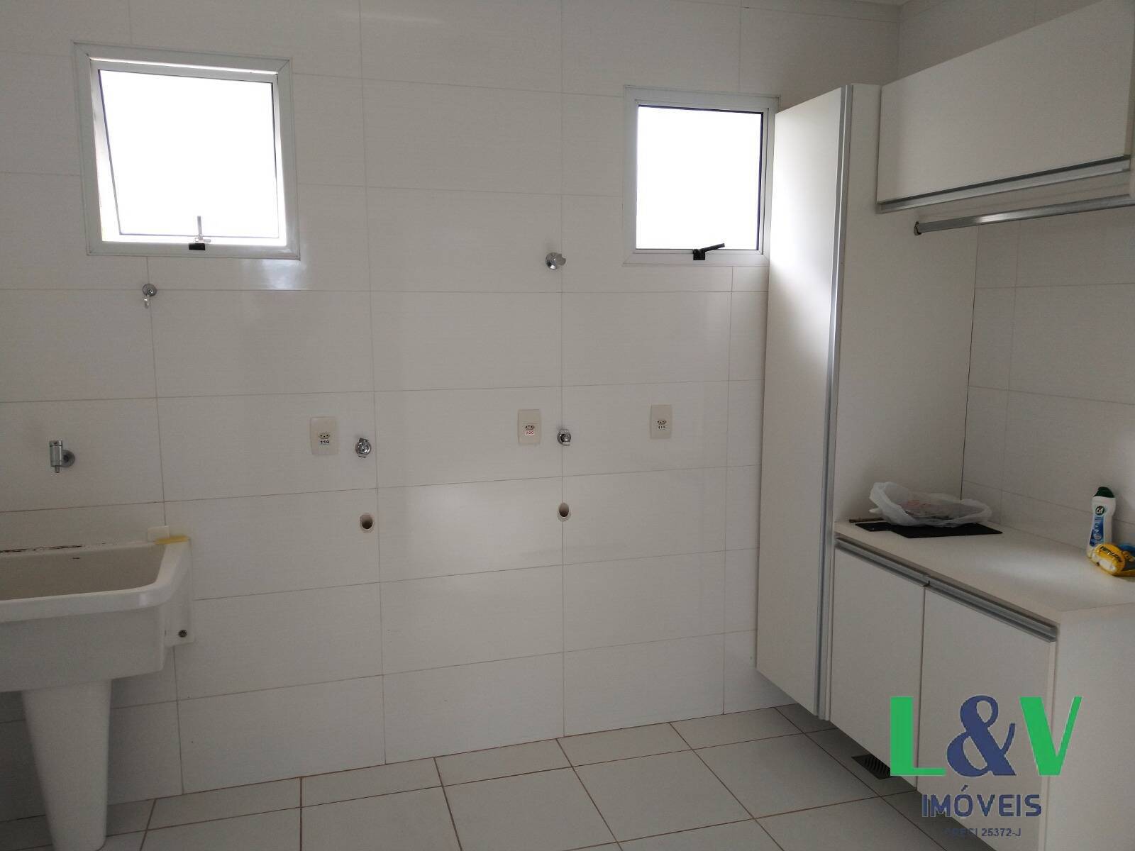 Casa de Condomínio à venda e aluguel com 3 quartos, 300m² - Foto 36