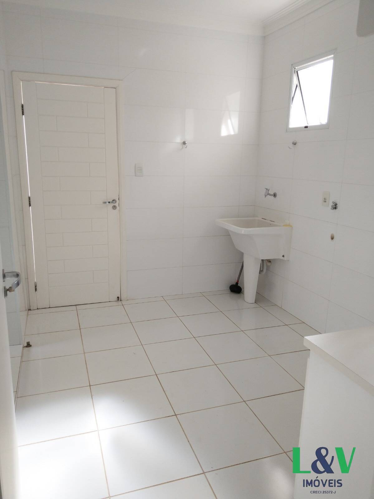 Casa de Condomínio à venda e aluguel com 3 quartos, 300m² - Foto 34