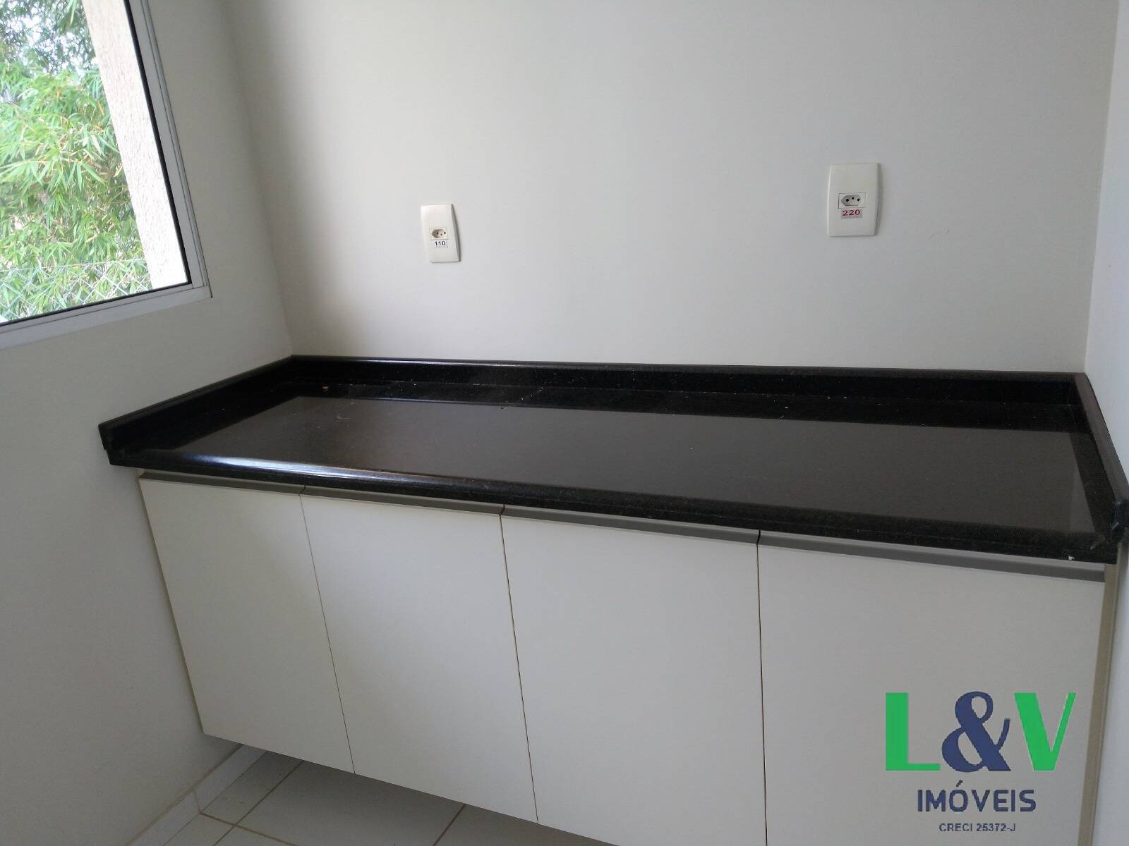 Casa de Condomínio à venda e aluguel com 3 quartos, 300m² - Foto 38