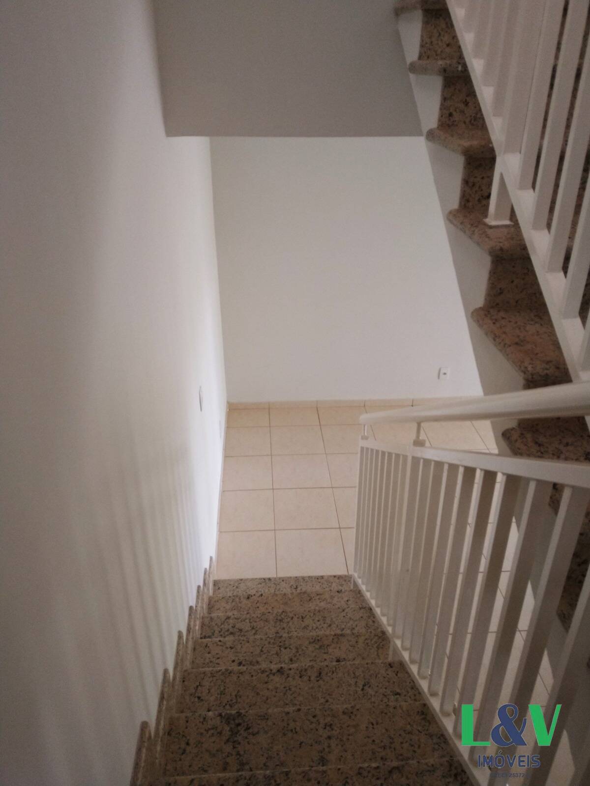 Casa de Condomínio à venda e aluguel com 3 quartos, 300m² - Foto 43