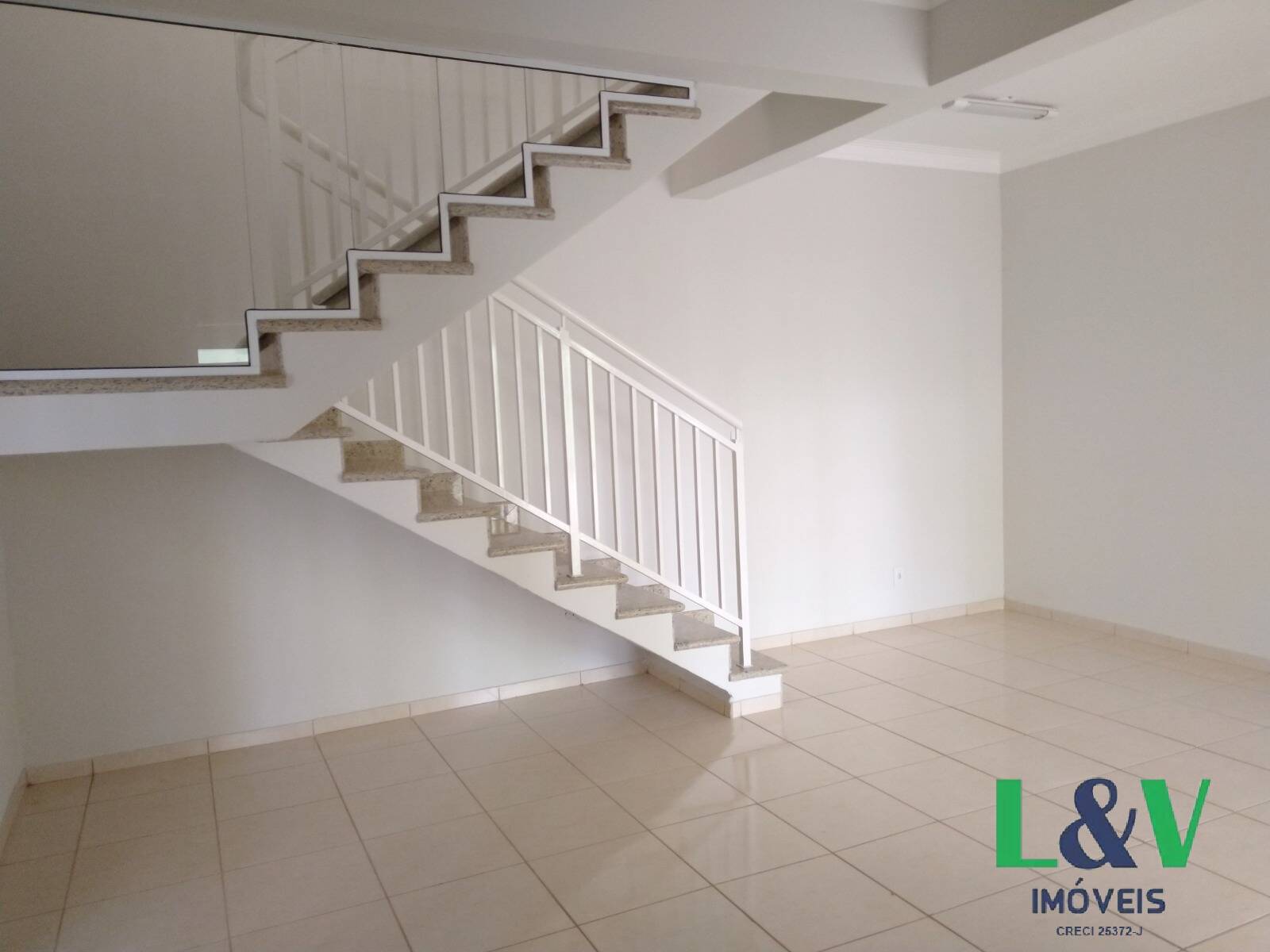 Casa de Condomínio à venda e aluguel com 3 quartos, 300m² - Foto 55