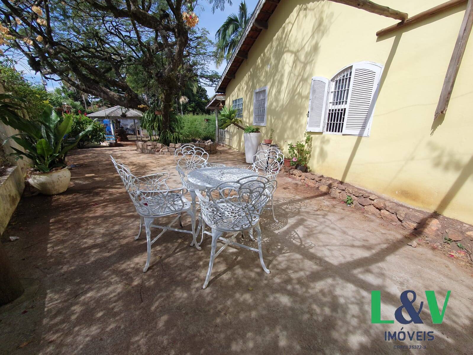 Chácara à venda e aluguel com 2 quartos, 164m² - Foto 2