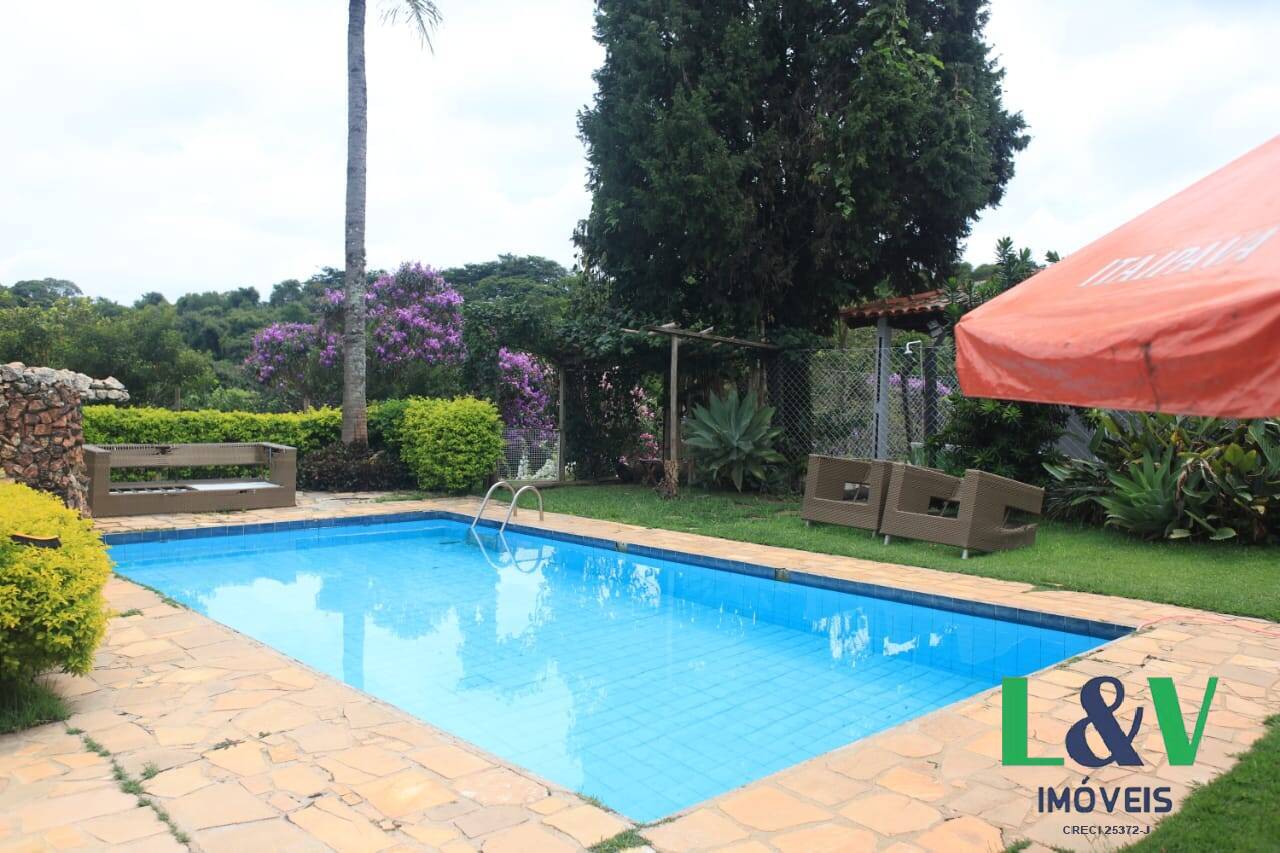 Chácara à venda com 5 quartos, 780m² - Foto 1