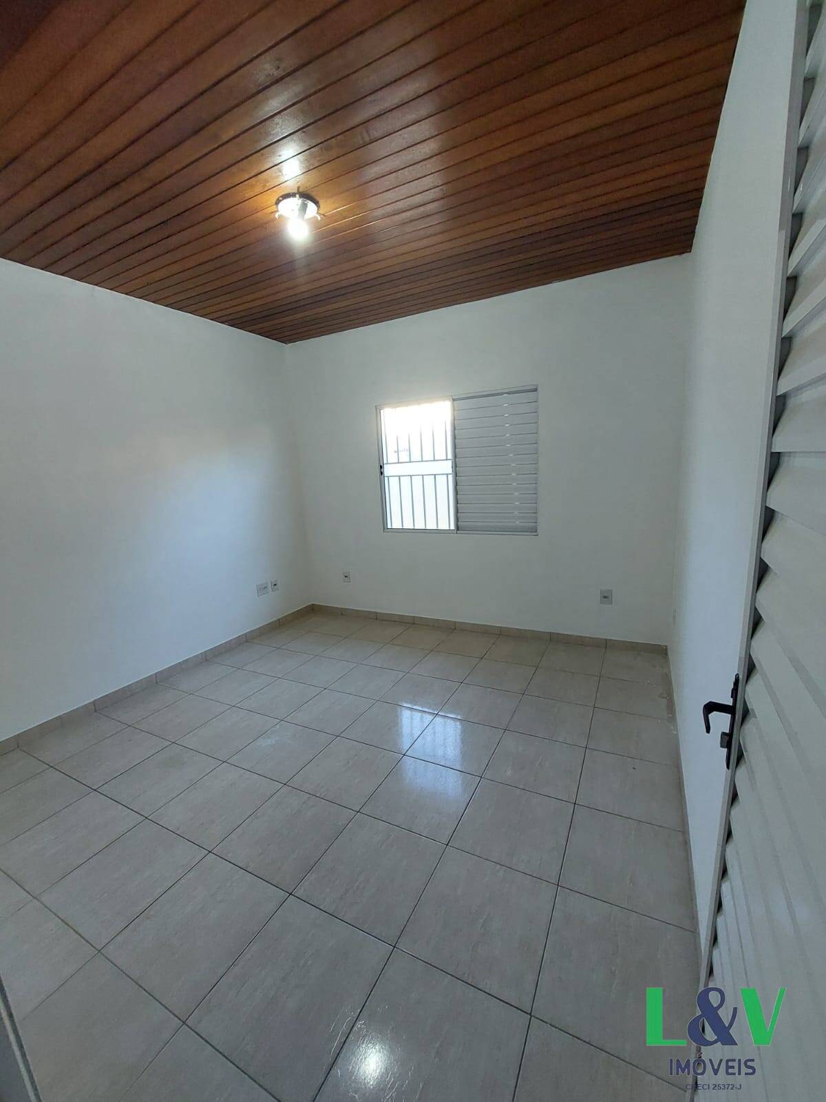 Casa para alugar com 2 quartos, 60m² - Foto 5