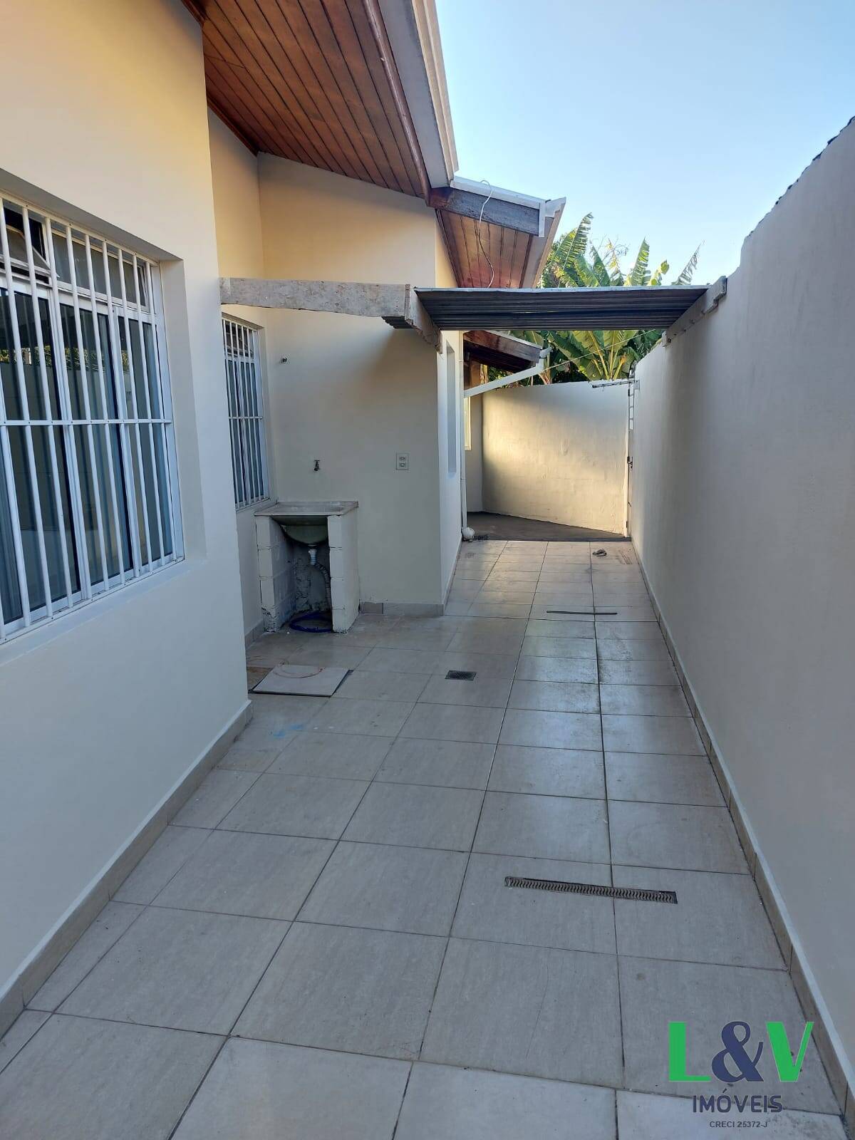 Casa para alugar com 2 quartos, 60m² - Foto 15