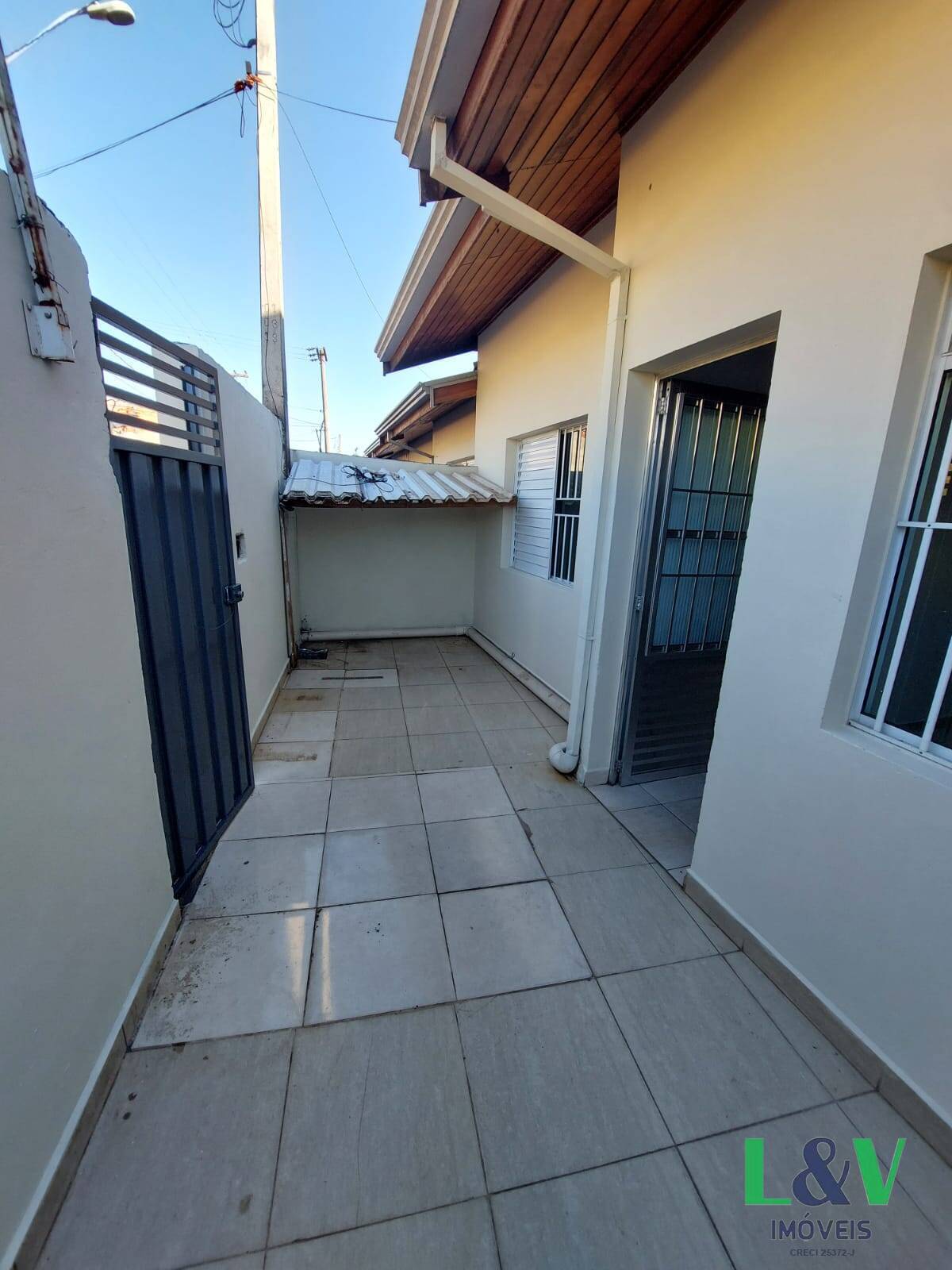 Casa para alugar com 2 quartos, 60m² - Foto 16