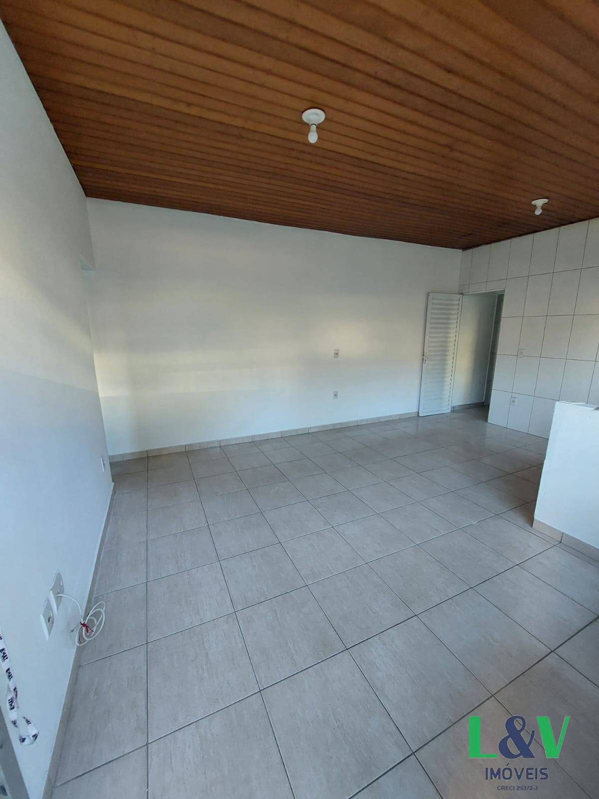 Casa para alugar com 2 quartos, 60m² - Foto 4