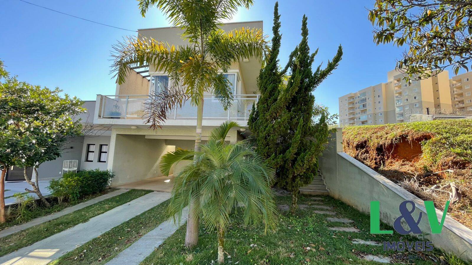 Casa à venda com 4 quartos, 230m² - Foto 3