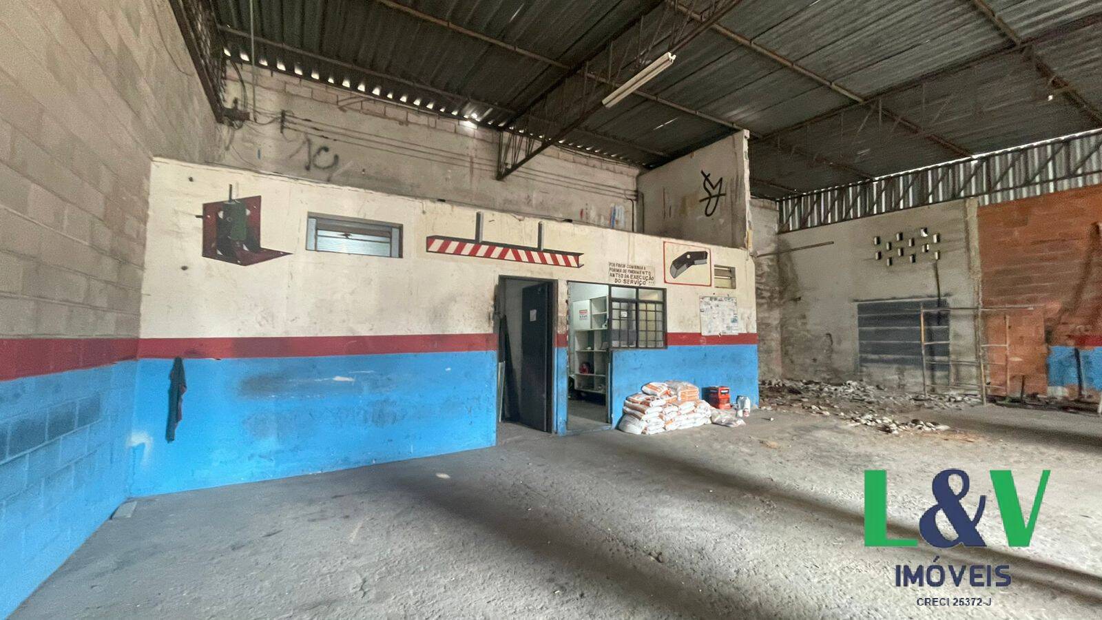 Depósito-Galpão-Armazém para alugar com 3 quartos, 250m² - Foto 1