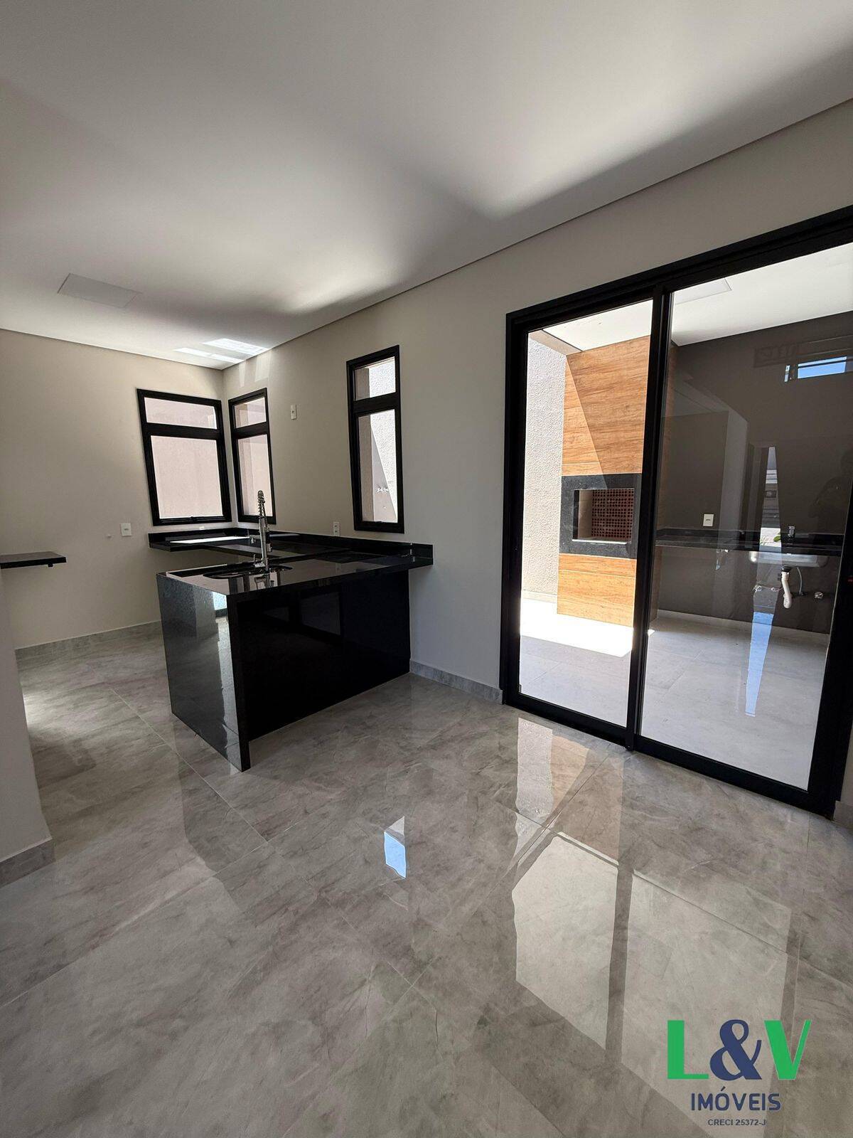 Casa à venda com 3 quartos, 150m² - Foto 5