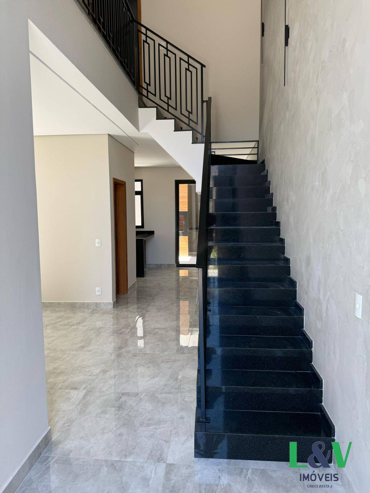 Casa à venda com 3 quartos, 150m² - Foto 4