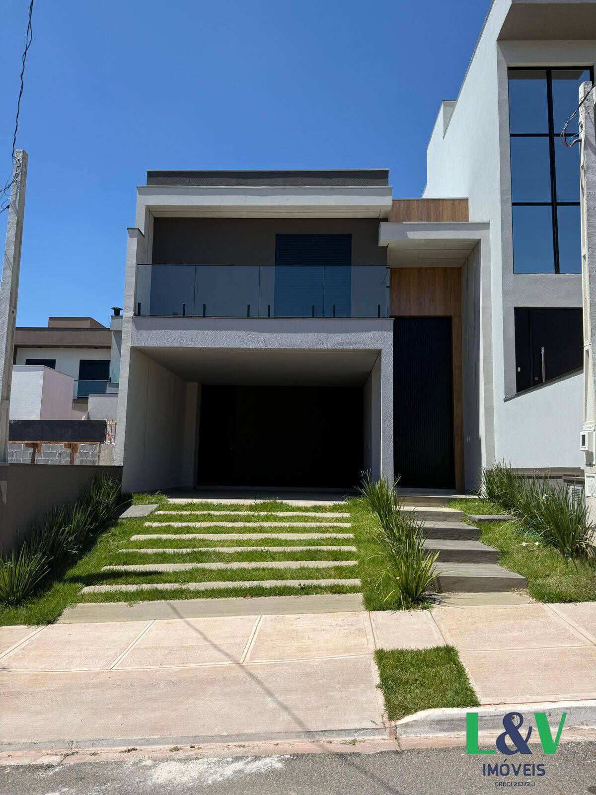 Casa à venda com 3 quartos, 150m² - Foto 1