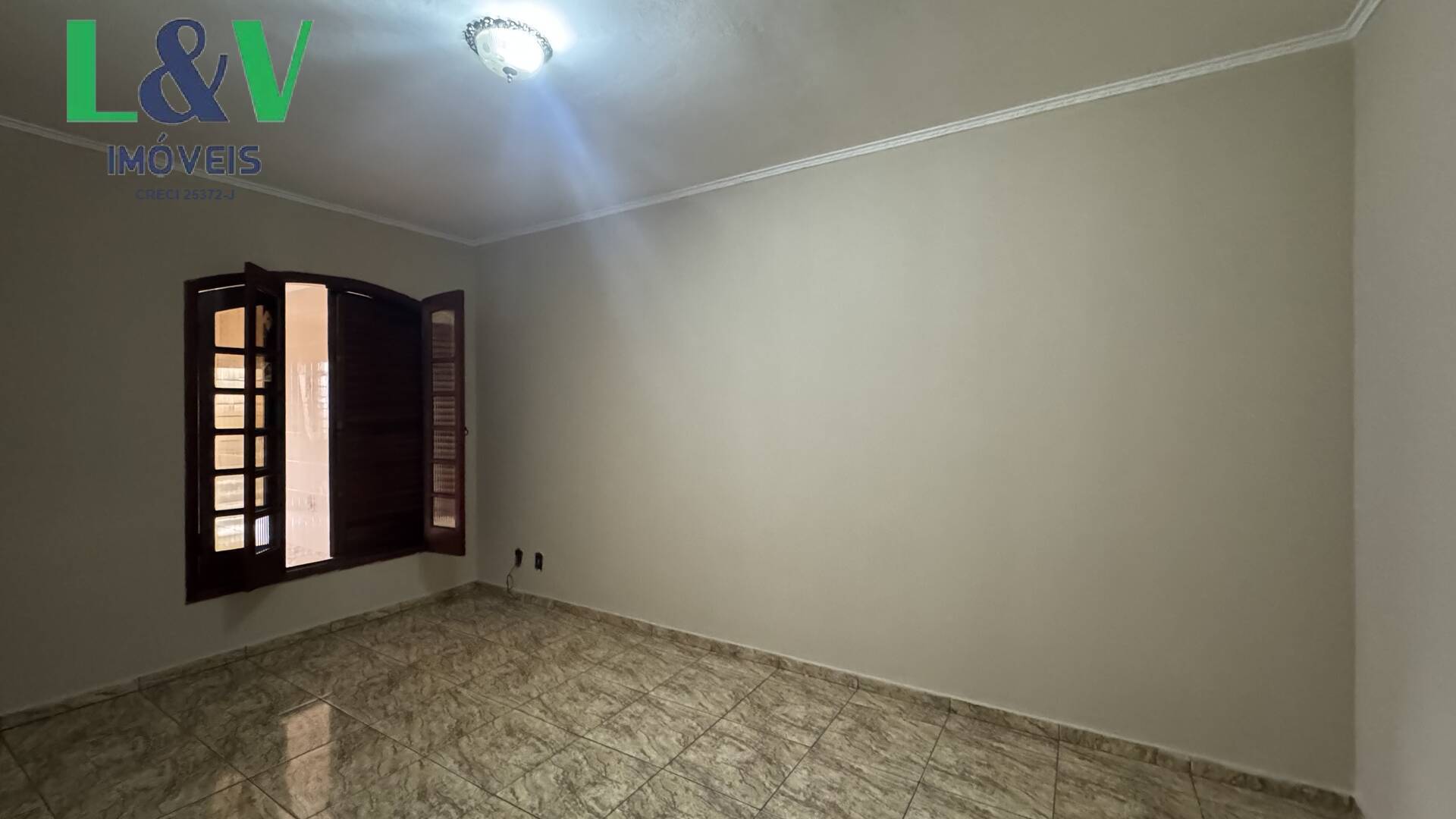Sobrado, 3 quartos, 323 m² - Foto 2