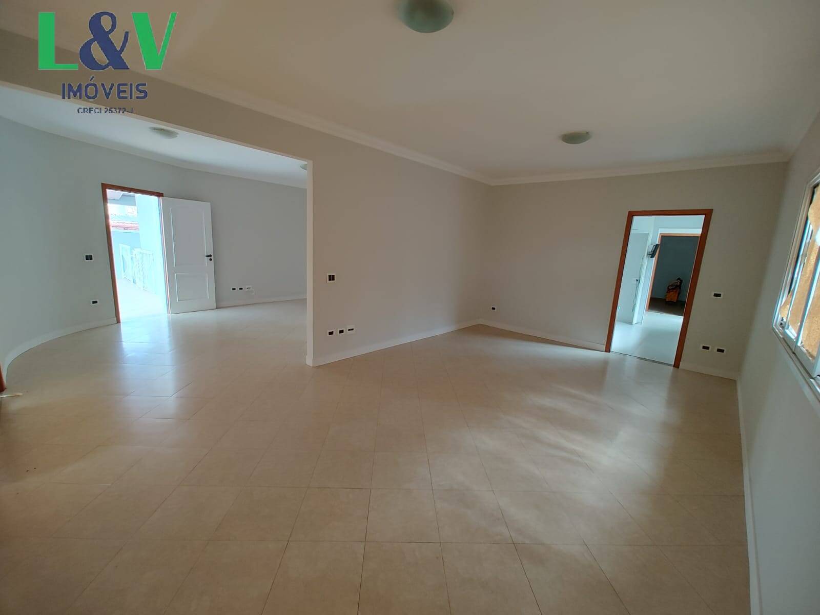 Casa, 4 quartos, 266 m² - Foto 1