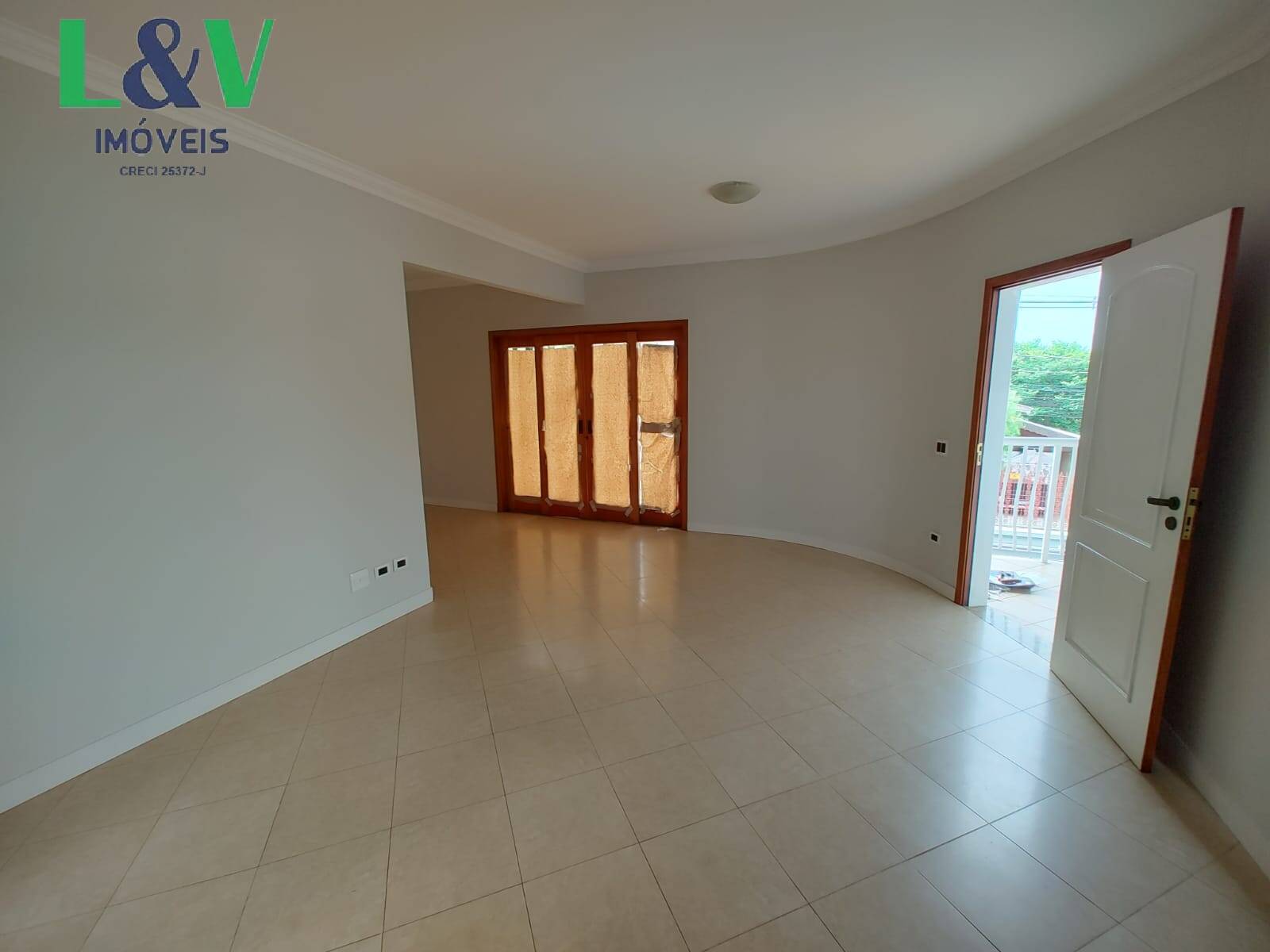 Casa, 4 quartos, 266 m² - Foto 2