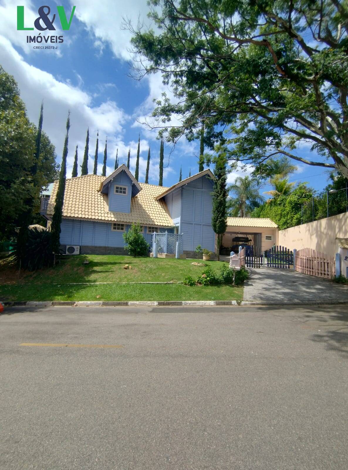 Sobrado, 3 quartos, 245 m² - Foto 1