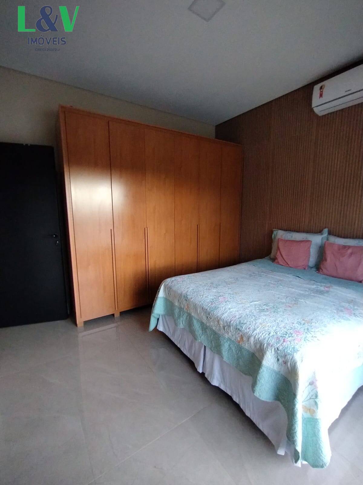Casa, 3 quartos, 208 m² - Foto 4