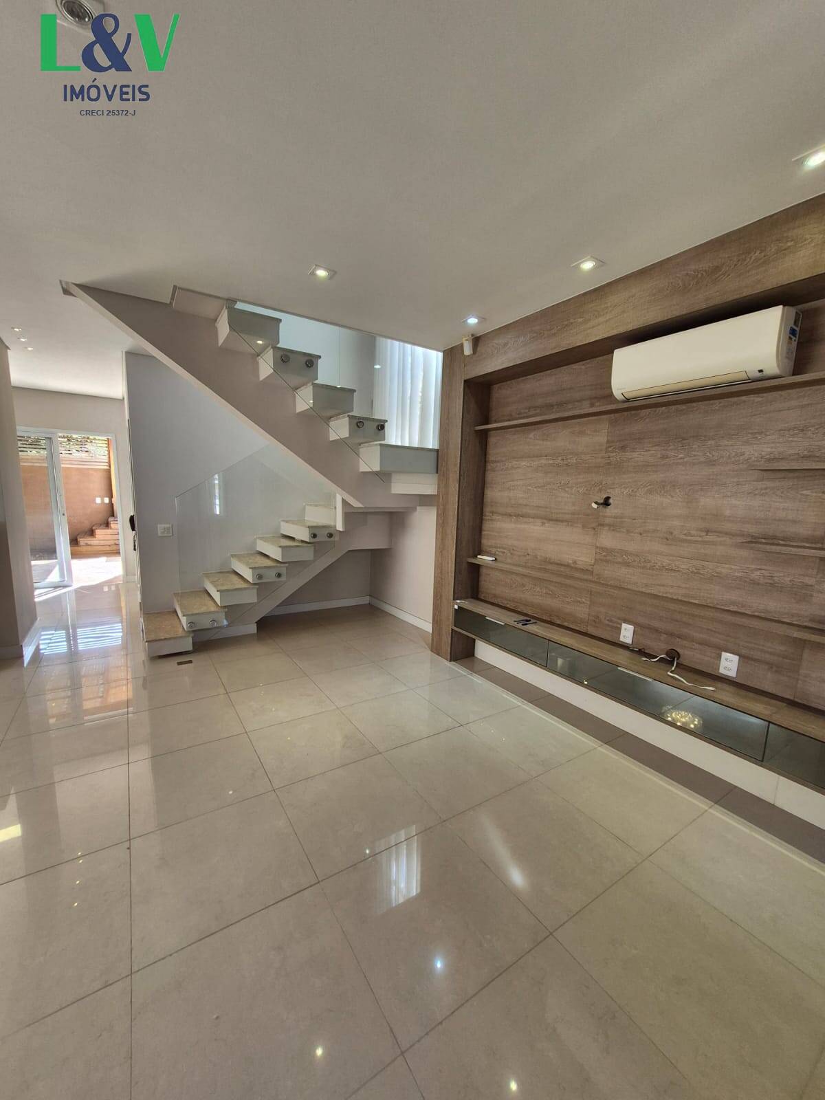 Casa, 3 quartos, 216 m² - Foto 2