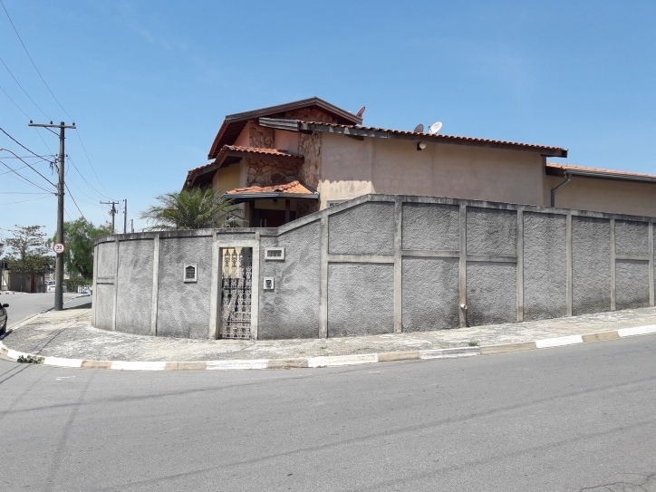Casa à venda com 3 quartos, 269m² - Foto 1